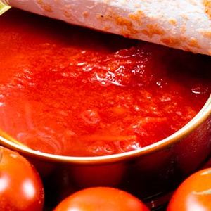 Puszka pokrojonych pomidorów