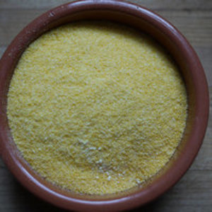 żółta mąka kukurydziana