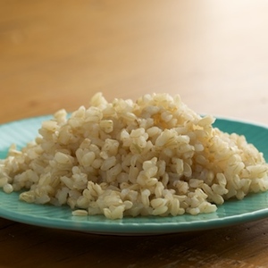 Ugotowany na parze brązowy ryż